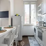 The White * Κάλιαρι